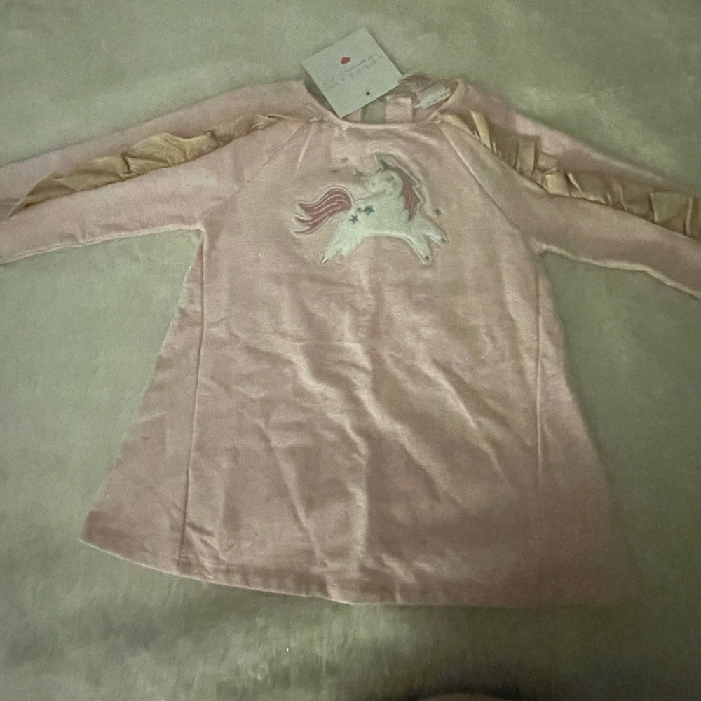 NWT LULURAIN Unicorn top size 5T.            10